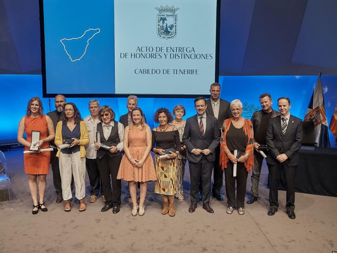 El Cabildo reconoce la trayectoria de 11 personalidades del mundo cultural y deportivo