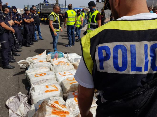 El barco Titan III llega al puerto de Las Palmas con 2500 kilos de cocaína