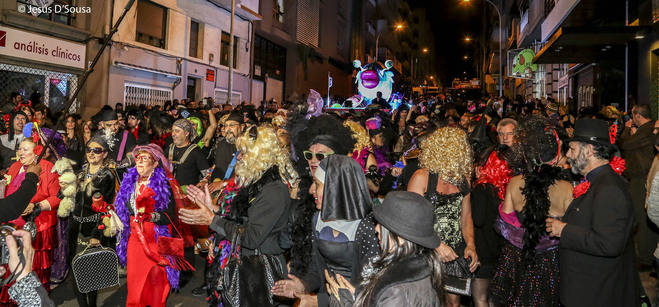 El Carnaval celebra el Entierro de la Sardina