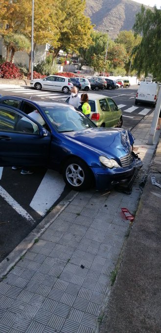 Fallece un conductor en una colisión en Santa Cruz de Tenerife