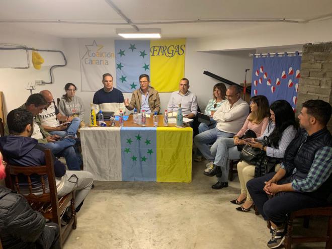 CC tilda de “nefasta” la gestión del alcalde de Firgas al mantener infraestructuras públicas cerradas y un único efectivo policial en el municipio
