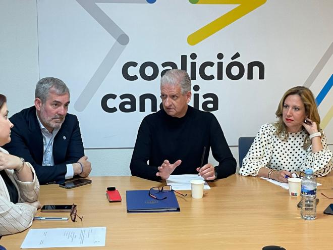 Linares condena los escraches a Clavijo y exige el rechazo de todos los partidos