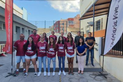 El equipo femenino de Baloncesto de Candelaria compite en el Campeonato Infantil de España