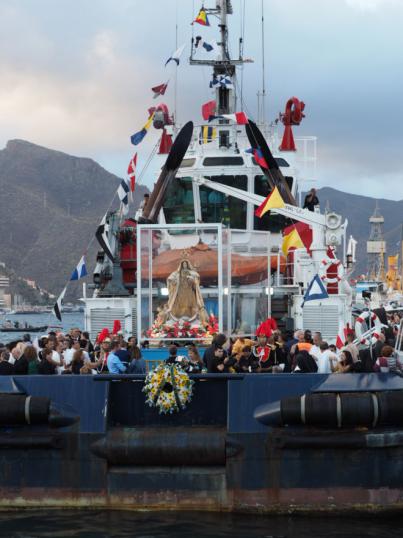 Vuelve al Puerto de Tenerife el embarque de la Virgen del Carmen tras dos años de parón por la covid