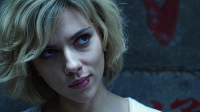 Scarlett Johansson anuncia que se vuelve a casar por tercera vez