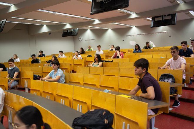 Los sindicatos de educación abren la puerta a una huelga del personal público en septiembre
