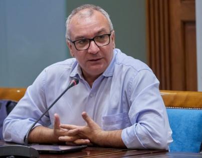 Campos afirma que Canarias se aproxima a la realidad de Baleares en la compra de viviendas por foráneos