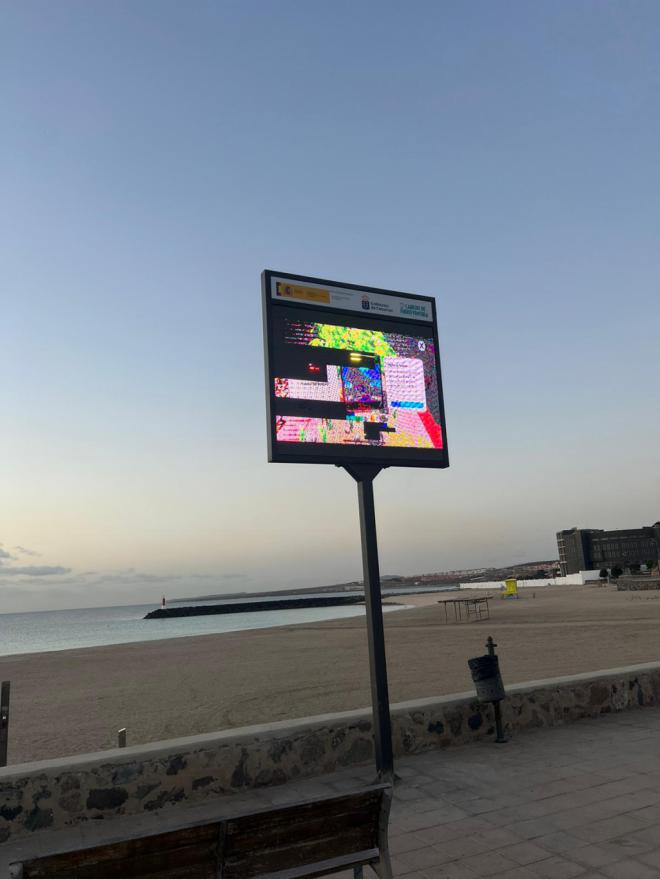 Puerto del Rosario condena los actos vandálicos a la pantalla digital con información turística