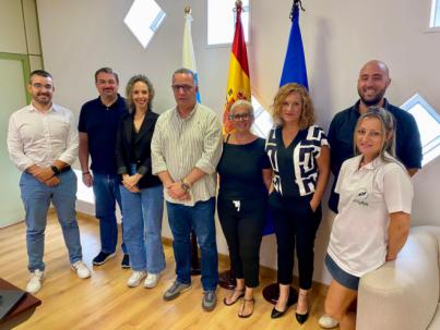 Familias y administración constituyen una mesa de trabajo con carácter bimensual