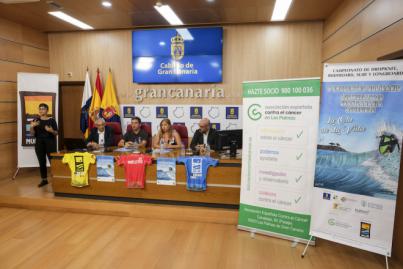 El V Encuentro Solidario “Los Muellitos” surfea contra el cáncer