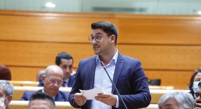 Chinea apuesta por fortalecer la unidad institucional para agilizar las ayudas a los afectados por el volcán