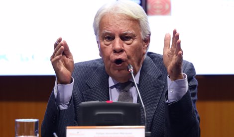 Felipe González califica de 'inquietante' que el Gobierno negocie los PGE con independentistas