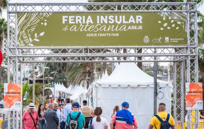 La Feria Insular de Artesanía de Adeje reúne a 30.000 personas