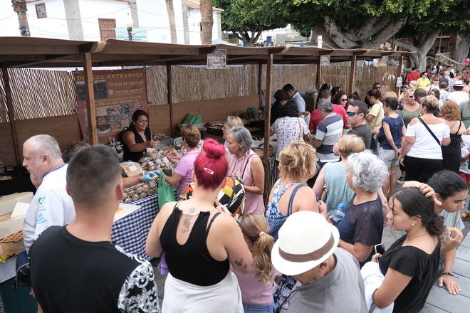 La fusión entre artesanía tradicional y moderna, todo un éxito en Guía de Isora