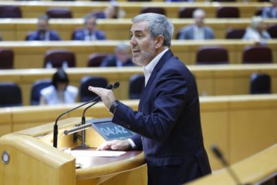 Clavijo tacha el rechazo de la gratuidad de las guaguas en 2023 como “un nuevo desprecio” de Sánchez