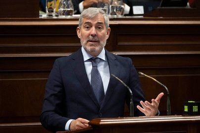 Fernando Clavijo elegido presidente de Canarias por mayoria absoluta