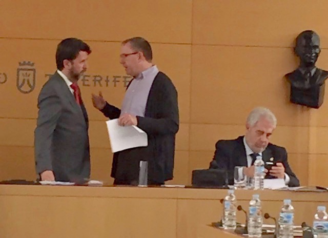 Alonso 'se gasta' 100.000 euros en abrazos anti Brexit