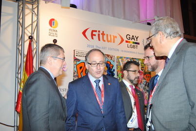 El presidente de Iberia y el alcalde de San Bartolomé de Tirajana en el entorno de Fitur Gay.