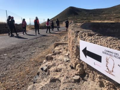 Un millar de personas caminaron tras los pasos del Hermano Pedro en su XVI edición