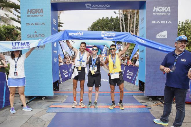 Manuel Anguita y Eva María Sperger ganan la 110K de la Tenerife Bluetrail by UTMB