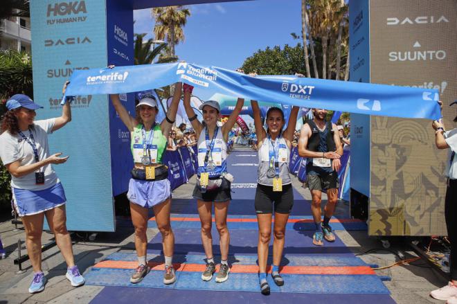 Manuel Anguita y Eva María Sperger ganan la 110K de la Tenerife Bluetrail by UTMB