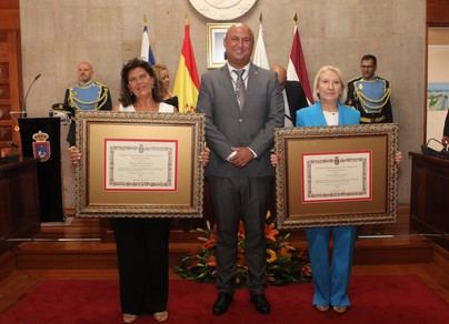 Granadilla de Abona reconoce la labor docente de Carmen Luisa González y Violeta Aznar en el municipio