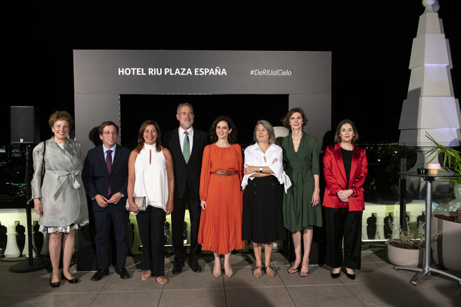 El Riu Plaza España celebró su fiesta de inauguración en la terraza de la planta 27