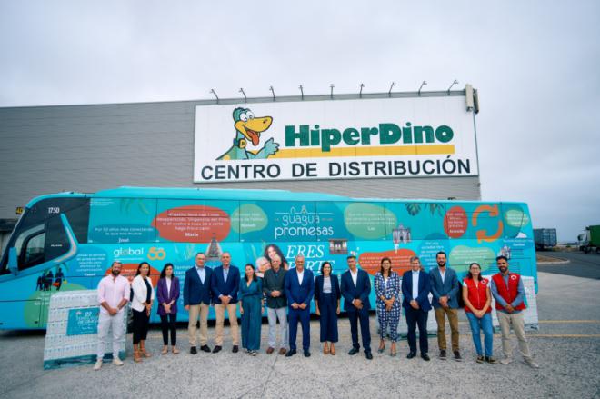 Fundación DinoSol dona 1.500 kilos de productos para la iniciativa ‘La Guagua de las Promesas’