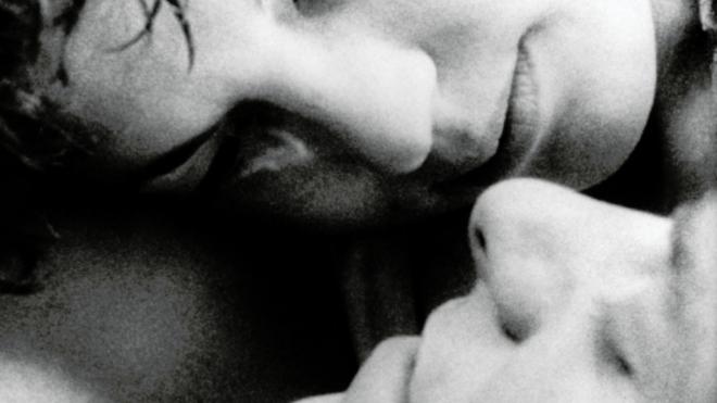 ‘Faces’, un reflejo de todas las caras del amor en el cine más íntimo de Cassavetes