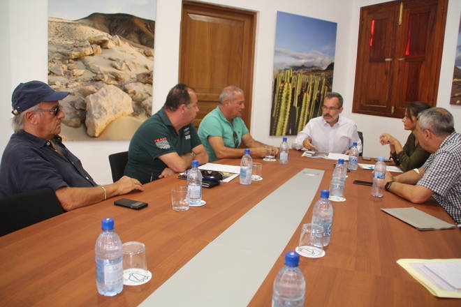 Fuerteventura exige al Estado que resuelva el desastre de las obras en El Castillo