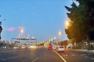 Cambio en la señalización en la salida del túnel de la Avenida Tres de mayo