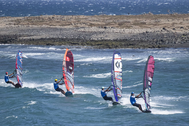 Mortefon y Offringa, firmes candidatos a la primera corona de Slalom X