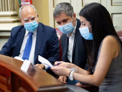 Curbelo traslada al Parlamento las ventajas de las RUP como laboratorios para la transición energética