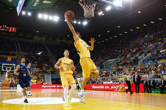 El Granca más cerca de los playoff