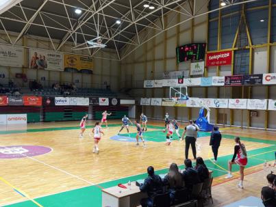 El Náutico de Tenerife ULL no puede con el acierto rival