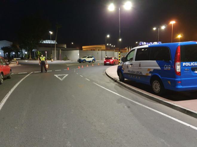 La Policía Local detiene a dos individuos de 20 y 21 años por intento de robo con daños en una vivienda de El Charco