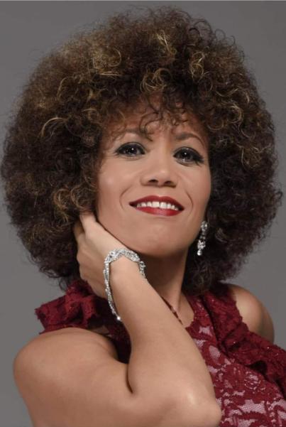 El son de Virginia Guantanamera y Marco del Castillo llena de ritmo el Espacio R