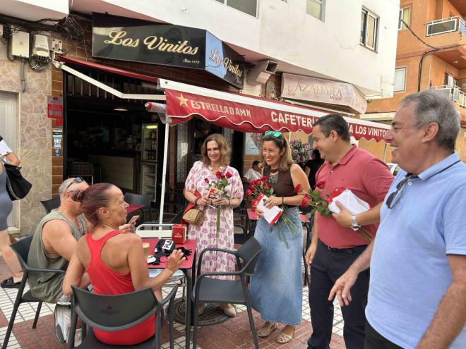 Las candidatas socialistas Alicia Álvarez y Marta Arocha visitan Arona