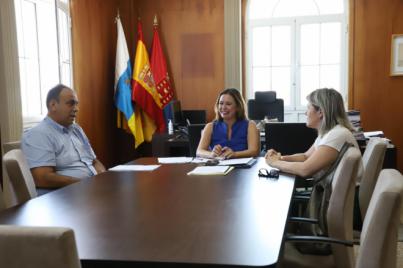 Vanoostende y Corujo abordan en Lanzarote la situación del sector ganadero en la isla