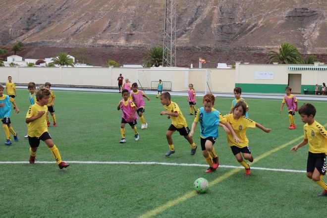 Yaiza acoge en verano el campus de la UD Las Palmas en Lanzarote