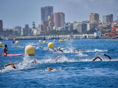 El Real Club Náutico de Tenerife celebra con éxito la I Travesía a Nado RCNT