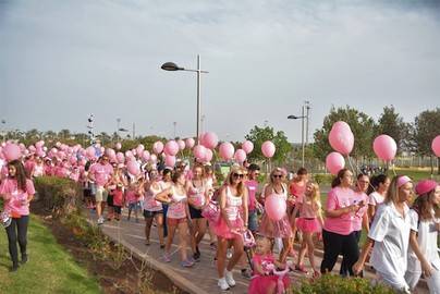 La caminata contra el Cáncer de Mama reunió a 700 personas en Maspalomas