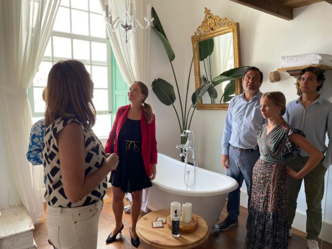 El Ayuntamiento de Haría inaugura el Hotel Emblemático La Casa de los Naranjos