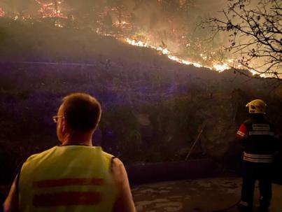 Medios aéreos y BRIF se suman a la lucha contra el fuego en El Paso