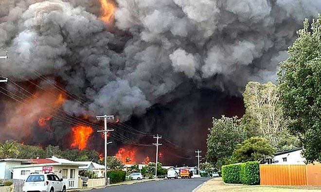 Alarma en Australia a causa de la voracidad de los fuegos que han obligado a la evacuación inmediata de numerosas zonas