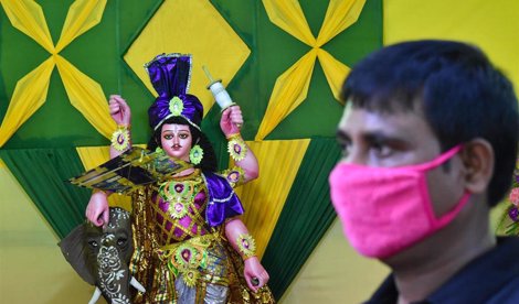 India supera los 5,8 millones de casos de coronavirus y 92.000 muertes