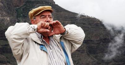 Canarios con los pies enraizados en La Gomera