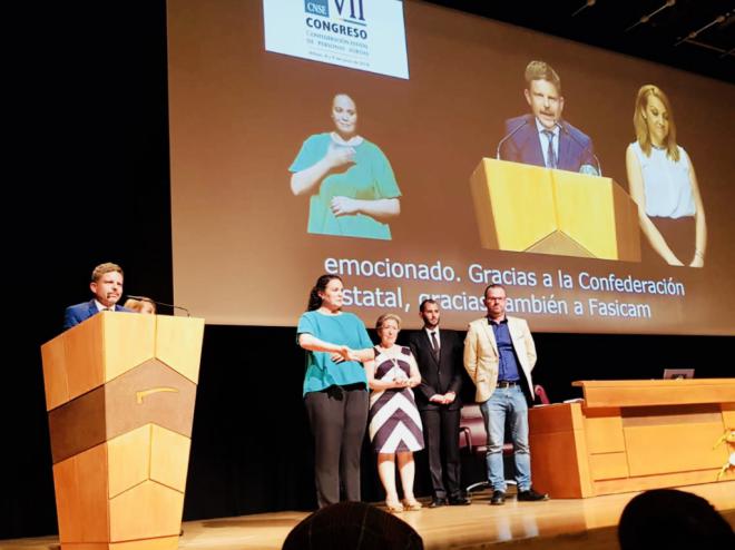 Arona recoge el premio estatal más relevante por su trabajo en la integración de las personas sordas