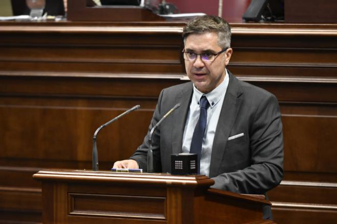 Ramos denuncia el incremento del coste energético y del transporte en las islas no capitalinas por la guerra