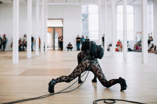 El artista Joan Morey recrea en TEA sus performances ‘Postmortem’ y ‘Tour de force’